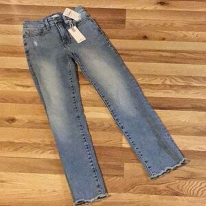 Good American Straight Leg Blue Jeans with Classic Denim Style